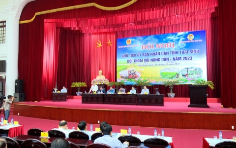 Chủ tịch UBND tỉnh đối thoại trực tiếp với nông dân Thái Bình
