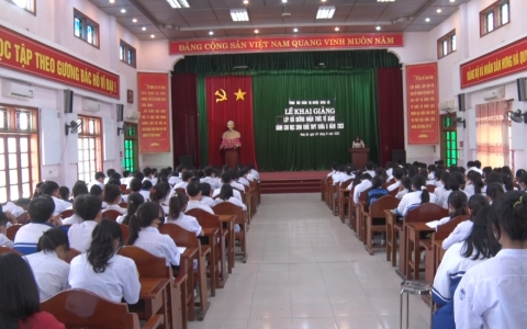 Hưng Hà khai giảng lớp bồi dưỡng nhận thức về Đảng cho học sinh khối THPT, khóa II năm 2023