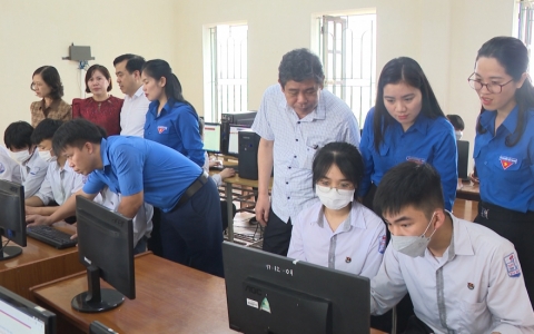 Đoàn thanh niên hưởng ứng cuộc thi trắc nghiệm trên internet tìm hiểu 80 năm Đề cương về văn hoá Việt Nam