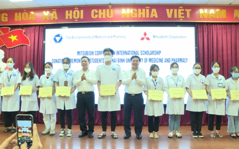 Trao học bổng Mitsubishi cho sinh viên Đại học Y Dược Thái Bình  