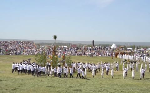 Độc đáo lễ hội năm mới Ysyakh Tuymaada của người Yakut