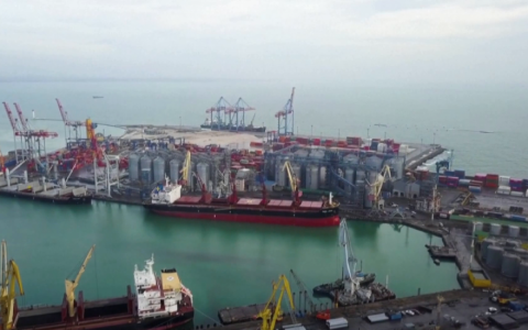 Thêm 5 tàu chở ngũ cốc xuất khẩu khởi hành từ Ukraine
