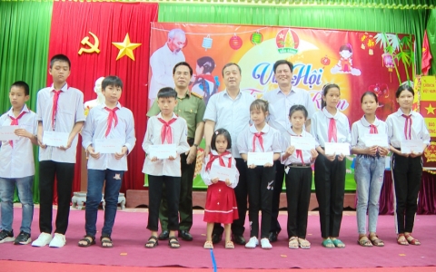 Thái Bình: lãnh đạo tỉnh thăm và vui Tết trung thu với các cháu thiếu niên, nhi đồng