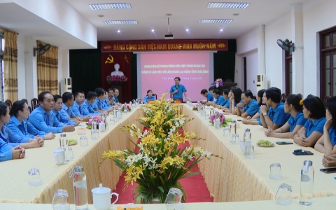 Đoàn cán bộ trung ương Liên hiệp công đoàn Lào thăm và làm việc với Liên đoàn lao động tỉnh 