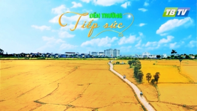 TIẾP SỨC ĐẾN TRƯỜNG: TẾT VỚI HỌC SINH NGHÈO