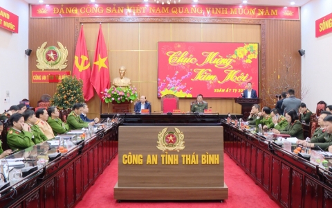 Đồng chí Chủ tịch UBND tỉnh kiểm tra công tác đảm bảo an ninh trật tự, trực sẵn sàng chiến đấu