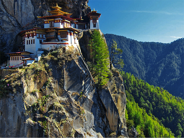 wanderlusttips-hanh-phuc-gian-di-cua-ngoi-dan-bhutan-2